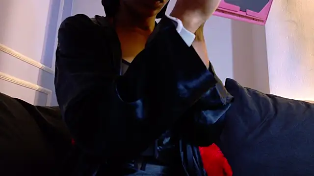 Snapshot of GenesisJordan chatting on December 17, 2025, 11:59 am GenesisJordan online show from December 17, 2025, 11:59 am