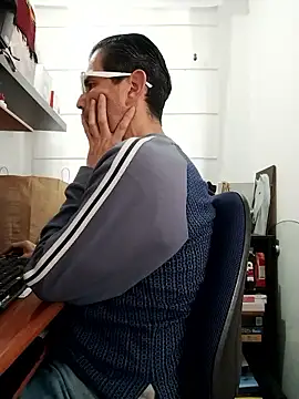 Fuegosutil online show from January 14, 2026, 3:37 pm