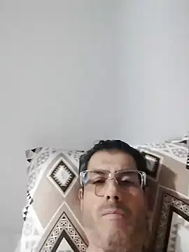 Fuegosutil online show from November 27, 2025, 4:57 am