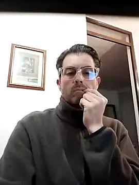 Fuegosutil online show from November 27, 2025, 11:27 pm