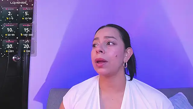 jimena chic1 online show from March 25, 2026, 2:05 pm