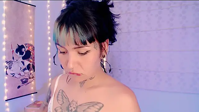 justmartina  online show from April 8, 2026, 2:02 am