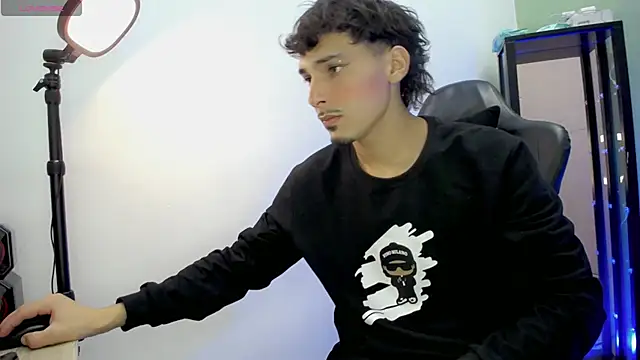 Yankeee  online show from November 30, 2025, 4:57 am