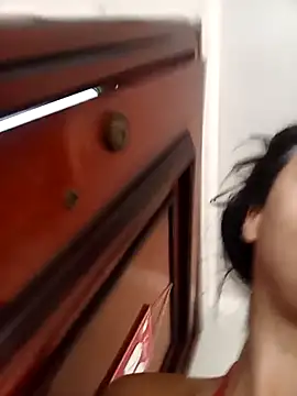 Snapshot of PollyAninnha chatting on November 29, 2025, 8:31 pm PollyAninnha online show from November 29, 2025, 8:31 pm