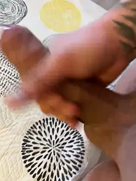 Snapshot of Emir4215 chatting on February 18, 2026, 2:13 pm Emir4215 online show from February 18, 2026, 2:13 pm