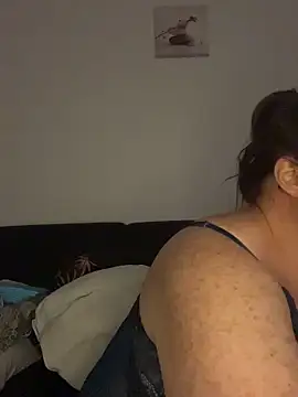 bea french curvy online show from April 10, 2026, 7:43 pm