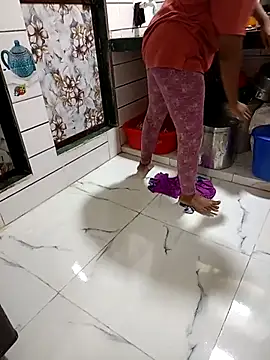 chilllisa online show from December 5, 2025, 5:28 am