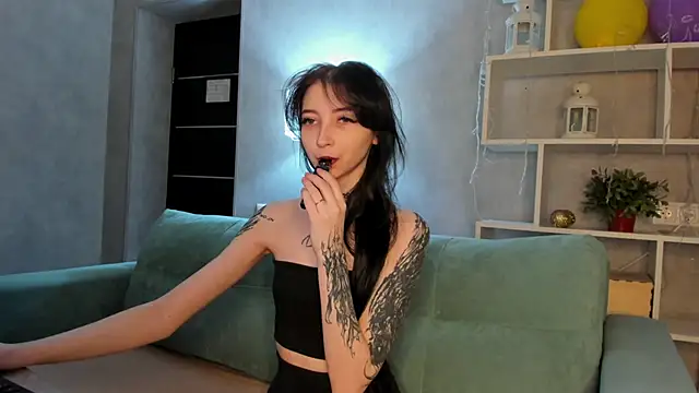 Snapshot of Ellen_Hops chatting on March 2, 2026, 9:05 am Ellen Hops online show from March 2, 2026, 9:05 am