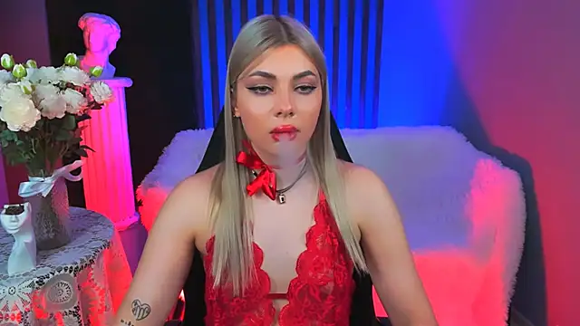 Snapshot of HyileyClark chatting on January 31, 2026, 7:12 pm HyileyClark online show from January 31, 2026, 7:12 pm