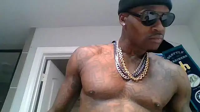 YOUNGmj6023 online show from December 2, 2025, 9:11 am