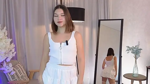 SiaVarela online show from December 4, 2025, 12:04 pm