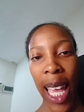 MsParisSmith online show from February 12, 2026, 6:02 am