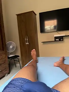 Snapshot of Reenanx chatting on December 1, 2025, 8:21 pm Reenanx online show from December 1, 2025, 8:21 pm