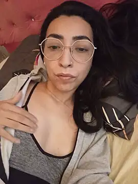 Yani-14 online show from May 17, 2026, 4:12 am