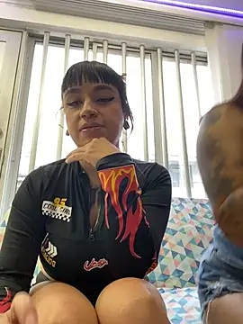 Alana Arang online show from November 28, 2025, 7:14 pm