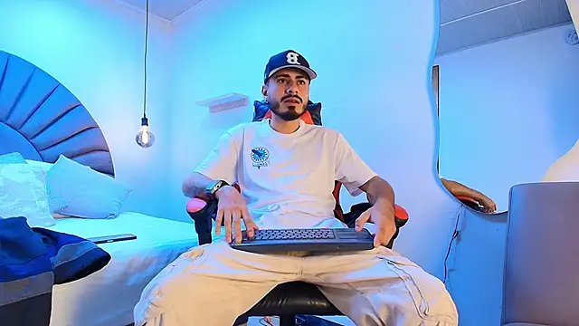 MatthewCullen online show from March 1, 2026, 2:44 am