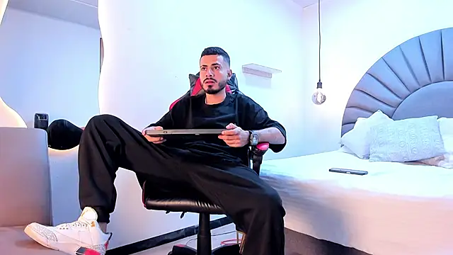 MatthewCullen online show from March 4, 2026, 5:48 am