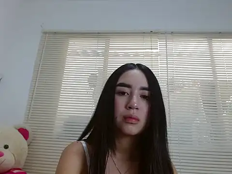 Snapshot of SiennaLorens chatting on December 19, 2025, 2:52 pm SiennaLorens online show from December 19, 2025, 2:52 pm