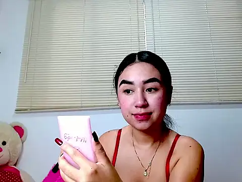 Snapshot of SiennaLorens chatting on February 11, 2026, 2:06 pm SiennaLorens online show from February 11, 2026, 2:06 pm