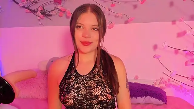 apleepleassure online show from June 26, 2026, 9:09 pm