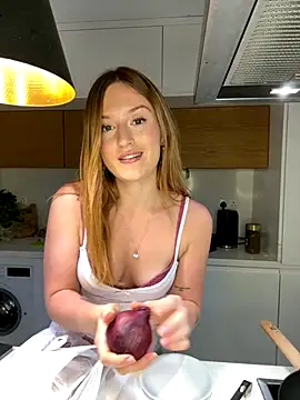 madlynginger online show from November 27, 2025, 5:02 pm