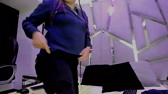 Alyssa Noah online show from April 17, 2026, 5:10 am