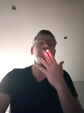 lorisaux online show from November 27, 2025, 12:44 am