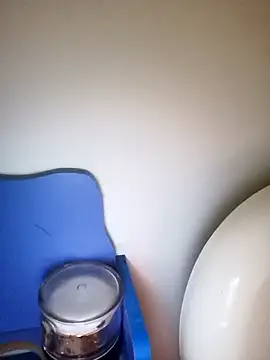 Snapshot of mimi2052 chatting on December 22, 2025, 2:44 am mimi2052 online show from December 22, 2025, 2:44 am