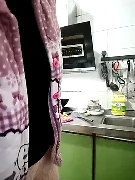 Snapshot of mimi2052 chatting on December 18, 2025, 12:31 pm mimi2052 online show from December 18, 2025, 12:31 pm