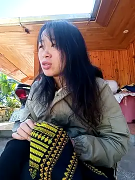 flooora online show from November 29, 2025, 2:55 am