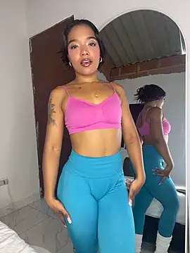 Snapshot of caro_ebony chatting on December 18, 2025, 8:34 pm caro ebony online show from December 18, 2025, 8:34 pm