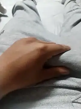 Yordivil1 online show from December 2, 2025, 4:14 am