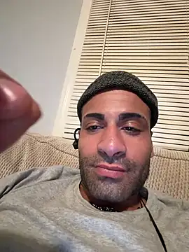 Chrisd3195 online show from April 19, 2026, 1:39 am