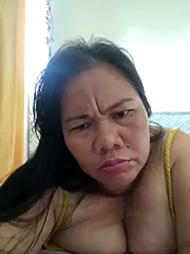 Snapshot of hottiemama69 chatting on January 5, 2026, 11:08 pm hottiemama69 online show from January 5, 2026, 11:08 pm