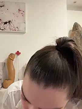 Sugarbellax online show from December 4, 2025, 5:45 pm