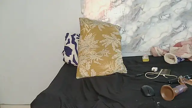 Snapshot of SexyZuluBarbie chatting on June 19, 2026, 11:05 am SexyZuluBarbie online show from June 19, 2026, 11:05 am