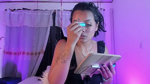 Snapshot of CloeEvans0 chatting on November 30, 2025, 7:14 pm CloeEvans0 online show from November 30, 2025, 7:14 pm