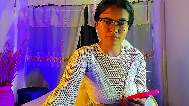 Snapshot of CloeEvans0 chatting on November 29, 2025, 7:36 pm CloeEvans0 online show from November 29, 2025, 7:36 pm