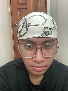 asiantwink0000 online show from February 7, 2026, 9:23 pm