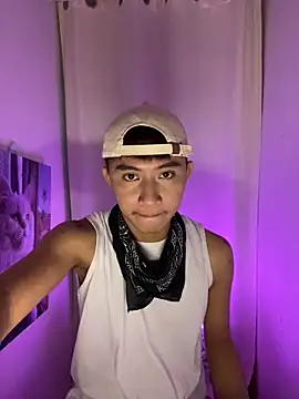 asiantwink0000 online show from February 14, 2026, 9:53 am