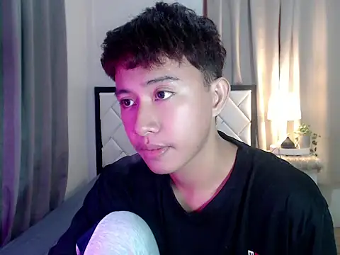 asiantwink0000 online show from February 15, 2026, 4:39 pm