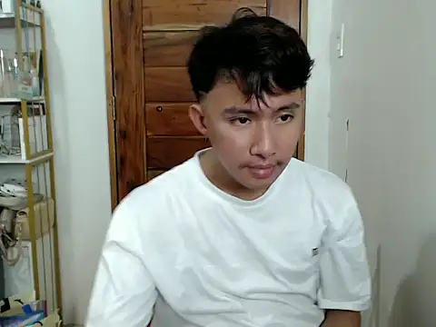 asiantwink0000 online show from December 14, 2025, 8:20 am