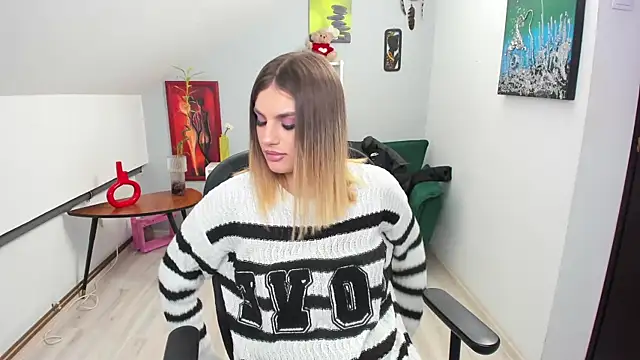 SarahOwenn online show from January 16, 2026, 1:15 pm