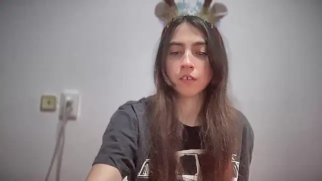 Aphr0ditee online show from January 11, 2026, 3:08 pm