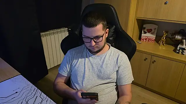 kevinnlovelly online show from February 5, 2026, 2:18 am