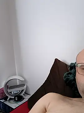 Snapshot of lluca6923 chatting on December 2, 2025, 10:39 am lluca6923 online show from December 2, 2025, 10:39 am