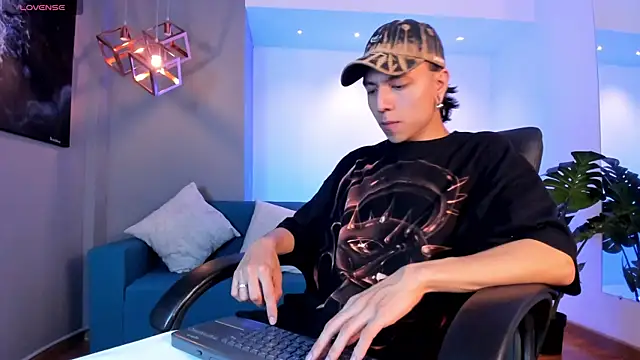 Snapshot of Bastthianxxx chatting on November 30, 2025, 11:33 am Bastthianxxx online show from November 30, 2025, 11:33 am