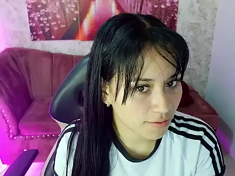 Snapshot of Sweet_queen_m chatting on November 28, 2025, 2:06 pm Sweet queen m online show from November 28, 2025, 2:06 pm