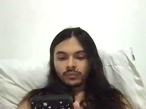 Snapshot of Lukathin chatting on December 1, 2025, 11:38 pm Lukathin online show from December 1, 2025, 11:38 pm