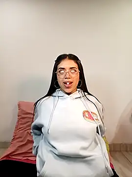 Snapshot of Violett__Rose chatting on December 1, 2025, 2:34 am Violett Rose online show from December 1, 2025, 2:34 am